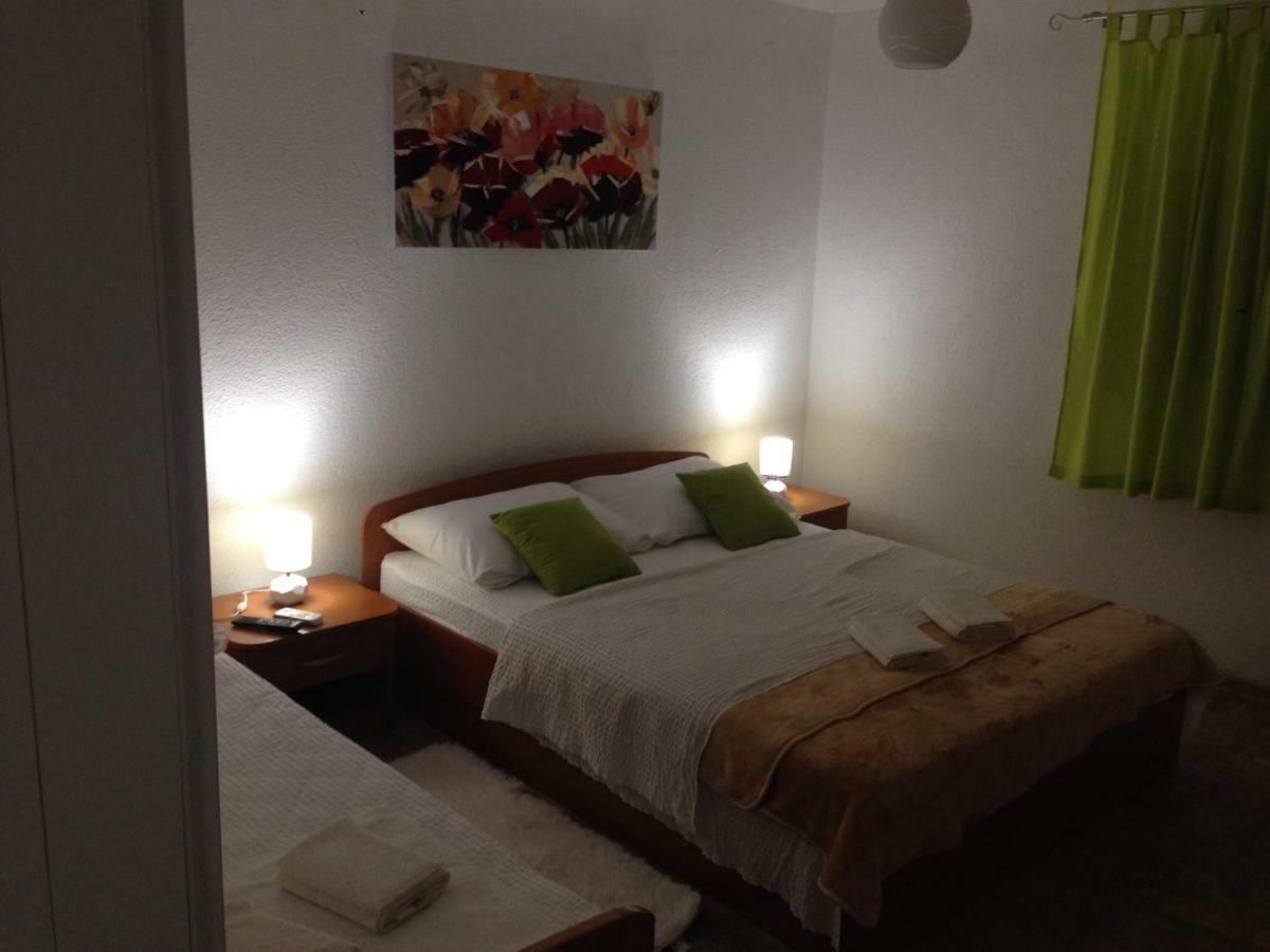 Marina Apartment Bagian luar foto